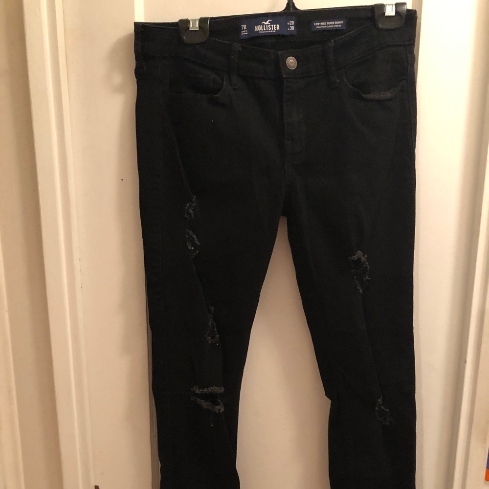Hollister Super Skinny Low Rise black jeans